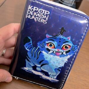 K Pop - Derpy the Cat wristlet wallet 💙